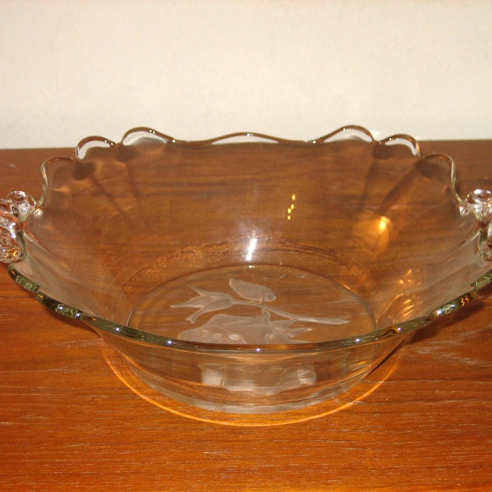 Mid Century Etched Glass Bowl with Scalloped Edges